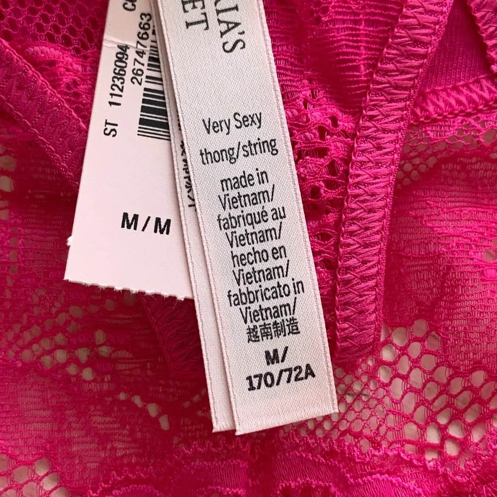 Victoria’s Secret Thong Panties Medium New